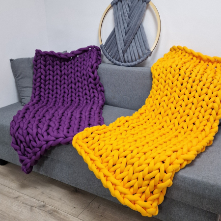 Decorațiuni - Patura tricotata din fir tubular Marshmallow, 70x120 cm