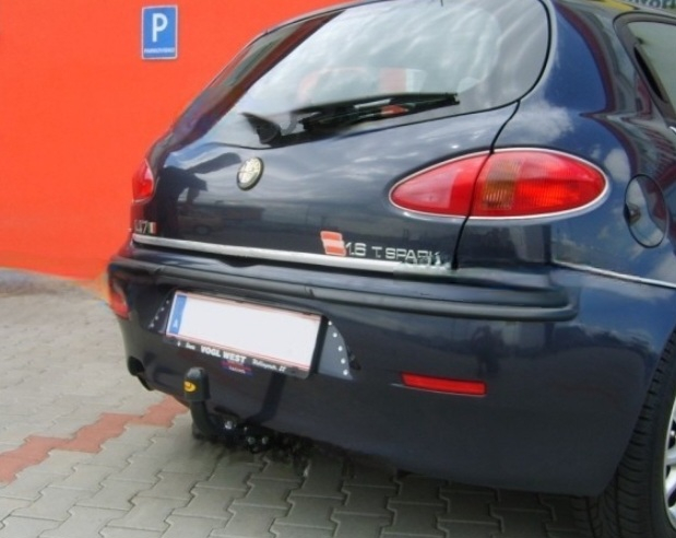 Carlig remorcare Alfa Romeo Alfa 147 3/5 usi dupa 2000 marca Autohak [6]