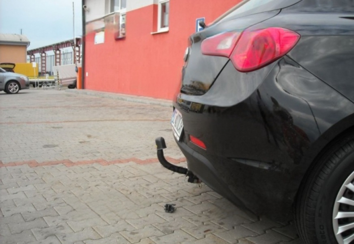 Carlig remorcare Alfa Romeo Giuletta dupa 04/2010 demontabil automat cu maneta marca Autohak [9]