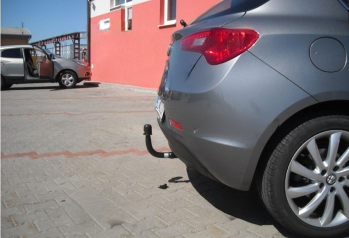Carlig remorcare Alfa Romeo Giulietta dupa 04/2010 demontabil automat vertical marca Autohak [6]