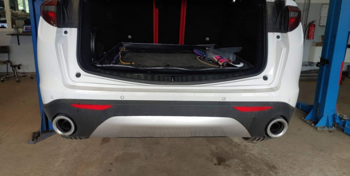 Carlig remorcare Alfa Romeo Stelvio dupa 2016 vertical cu cheie marca Autohak [5]