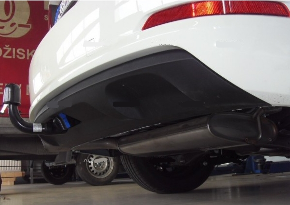 Carlig remorcare Audi A3 8V sedan dupa 2013 vertical cu cheie marca Autohak [3]