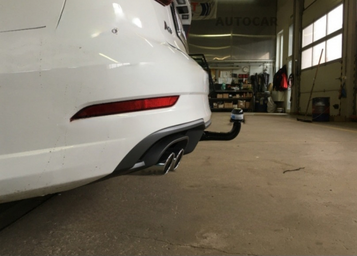 Carlig remorcare Audi A3 sedan dupa 2017 vertical cu cheie marca Bosal [2]