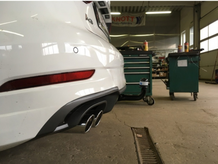 Carlig remorcare Audi A3 sedan dupa 2017 vertical cu cheie marca Bosal [5]