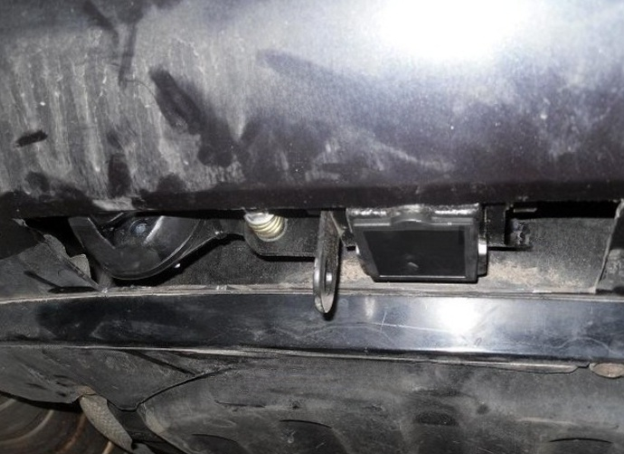 Carlig remorcare Audi A8 2002 - 2010 demontabil automat vertical marca Autohak [4]