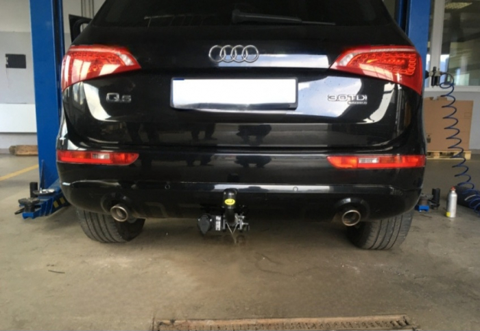 Carlig remorcare Audi Q5 2008 - 2017 demontabil automat cu maneta marca Autohak [6]