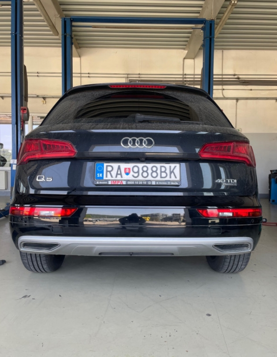 Carlig remorcare Audi Q5 FY dupa 2017 vertical cu cheie marca Autohak [6]