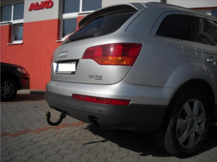 Carlig remorcare Audi Q7 4L 2006 - 2015 vertical cu cheie marca Autohak [4]