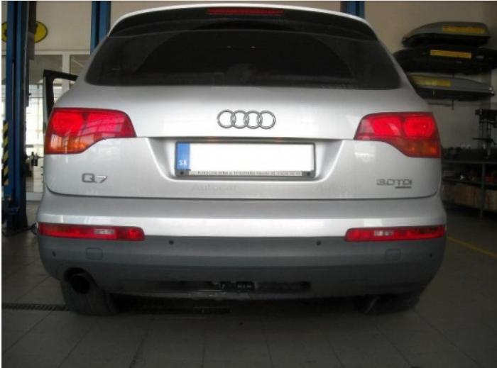 Carlig remorcare Audi Q7 4L 2006 - 2015 vertical cu cheie marca Autohak [6]