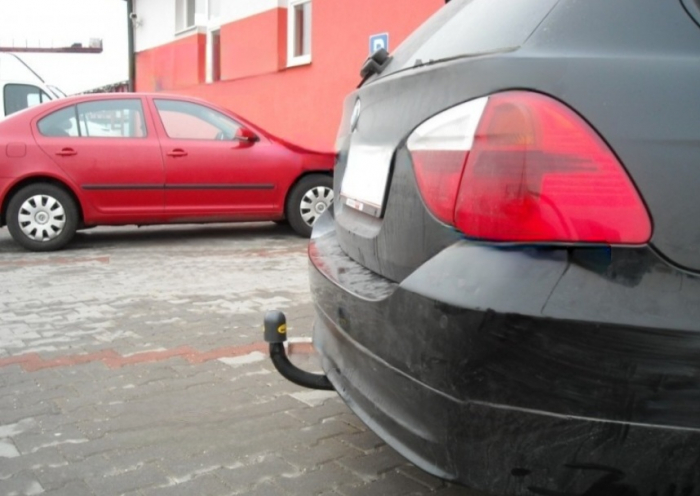 Carlig remorcare BMW seria 3 E90/91 2005-2011 marca Autohak [4]