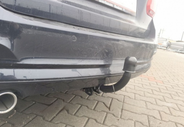 Carlig remorcare BMW Seria 3 F30 2012 - 2018 demontabil automat cu maneta marca Autohak [3]