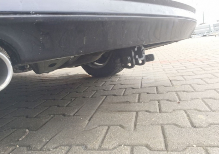 Carlig remorcare BMW Seria 3 F30 2012 - 2018 demontabil automat cu maneta marca Autohak [4]