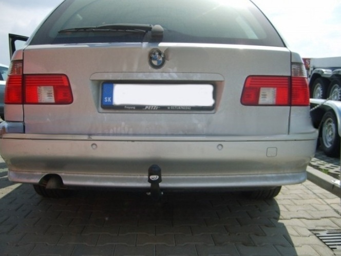 Carlig remorcare BMW seria 5 E39 sedan 1995 - 2003 marca Autohak [3]