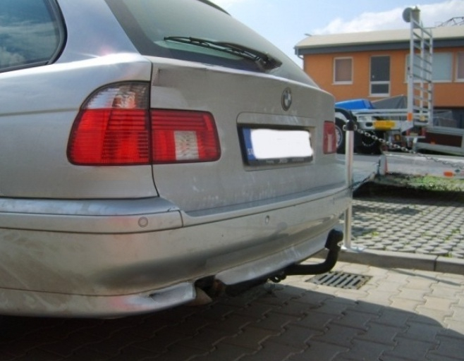 Carlig remorcare BMW seria 5 E39 sedan 1995 - 2003 marca Autohak [2]