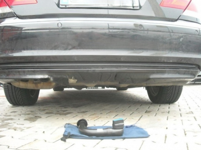 Carlig remorcare BMW Seria 7 E65, E66 2005 - 2008 vertical cu cheie marca Autohak [4]