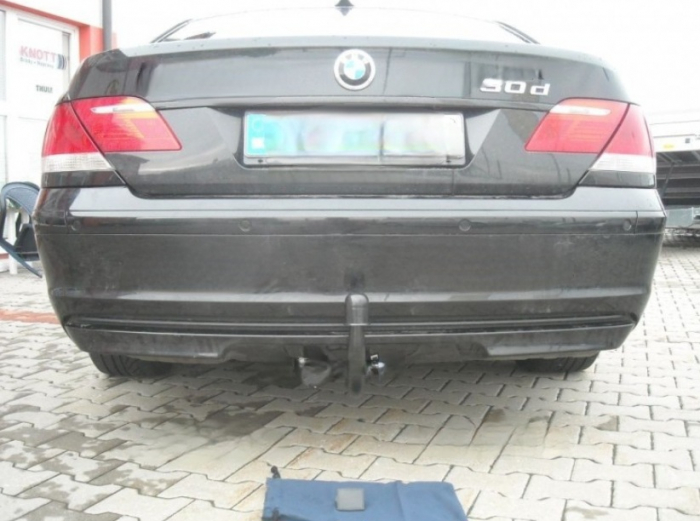 Carlig remorcare BMW Seria 7 E65, E66 2005 - 2008 vertical cu cheie marca Autohak [6]