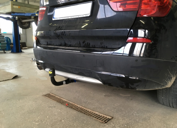 Carlig remorcare BMW X3 F25 2010 - 2017 vertical cu cheie marca Autohak [4]
