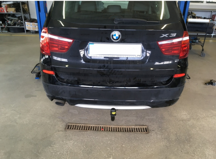 Carlig remorcare BMW X3 F25 2010 - 2017 vertical cu cheie marca Autohak [5]