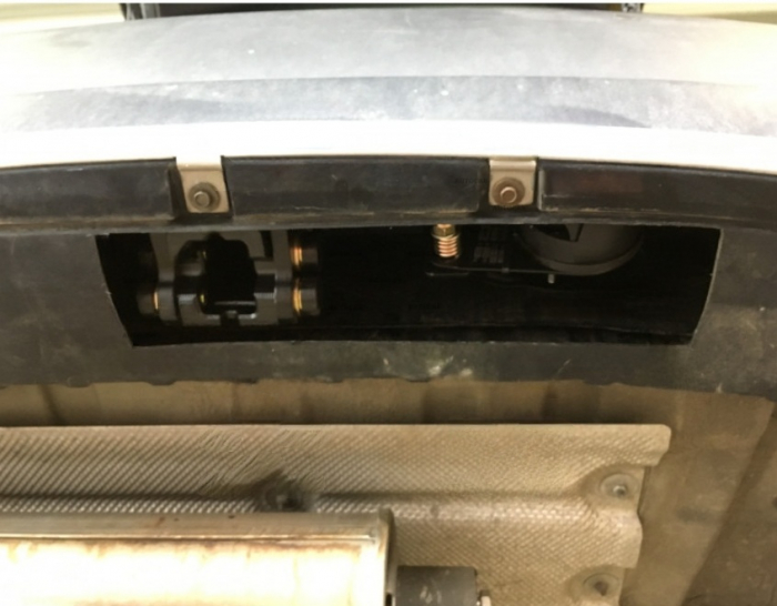 Carlig remorcare BMW X3 F25 2010 - 2017 vertical cu cheie marca Autohak [6]