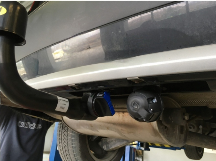 Carlig remorcare BMW X3 F25 2010 - 2017 vertical cu cheie marca Autohak [7]