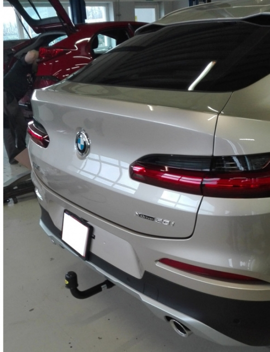 Carlig remorcare BMW X4 F26 2014 - 2018 vertical cu cheie marca Autohak [4]