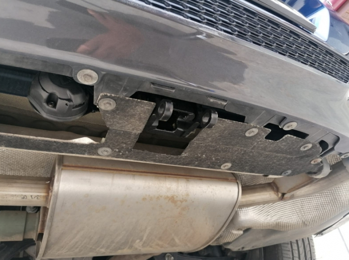 Carlig remorcare BMW X4  G02 dupa 2018 vertical cu cheie marca Autohak [5]