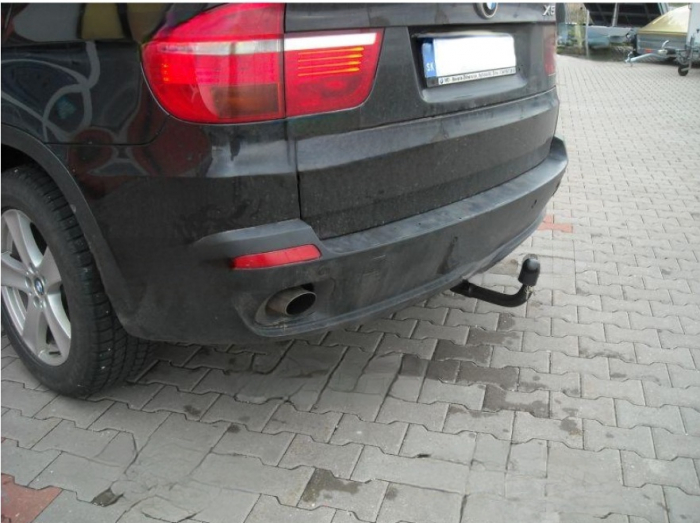 Carlig remorcare BMW X5 E70 2007 - 2013 vertical cu cheie marca Autohak [10]