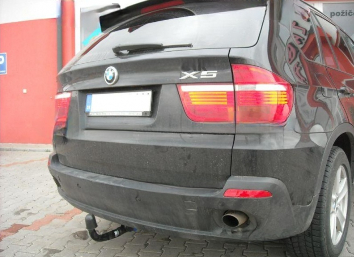 Carlig remorcare BMW X5 E70 2007 - 2013 vertical cu cheie marca Autohak [12]
