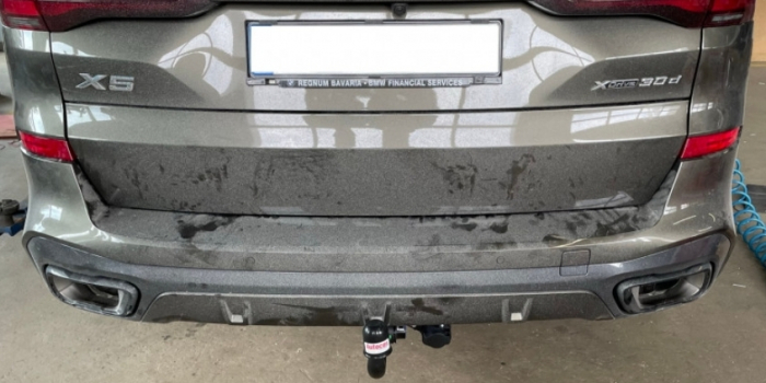 Carlig remorcare BMW X5 G05 dupa 2018 demontabil automat vertical marca Autohak [8]