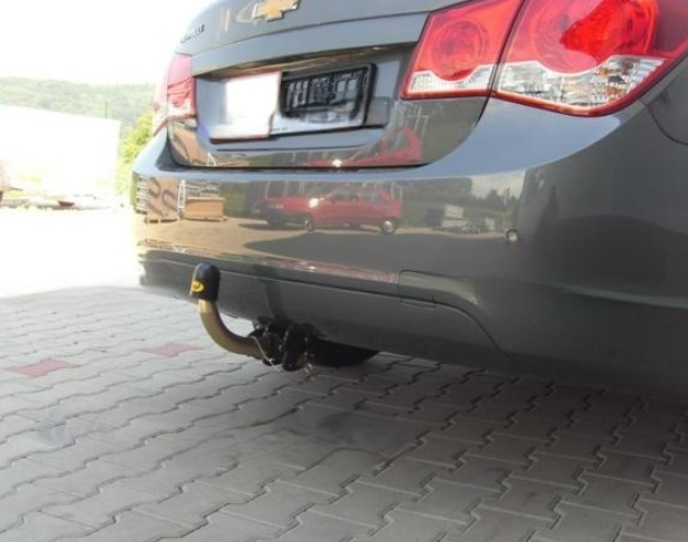 Carlig remorcare Chevrolet Cruze dupa 2009 demontabil automat cu maneta marca Autohak [2]