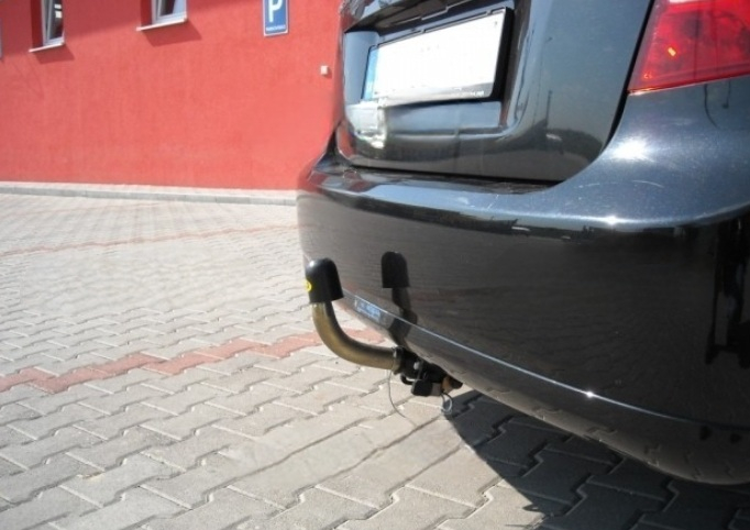 Carlig remorcare Chevrolet Lacetti 4 usi dupa 2005 demontabil automat cu maneta marca Autohak [2]