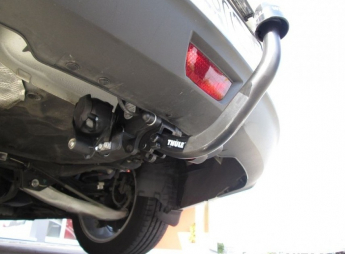 Carlig remorcare Chevrolet Malibu dupa 2012 demontabil automat vertical marca Thule [2]