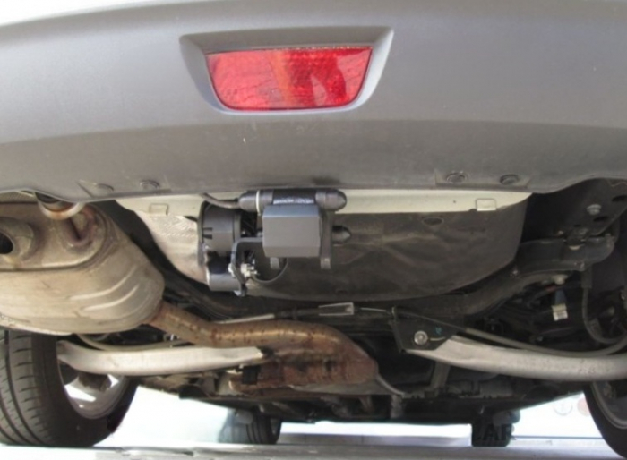 Carlig remorcare Chevrolet Malibu dupa 2012 demontabil automat vertical marca Thule [4]