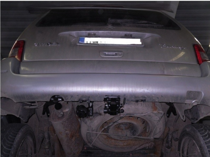 Carlig remorcare Citroen Berlingo 1997 - 2011 demontabil automat cu maneta marca Autohak [4]