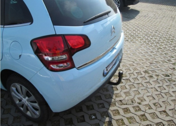 Carlig remorcare Citroen C3 dupa 2009 vertical cu cheie marca Autohak [5]