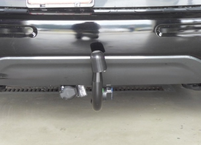 Carlig remorcare Citroen C3 Picasso 2009 - 2017 vertical cu cheie marca Autohak [13]