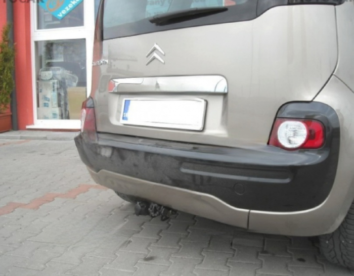 Carlig remorcare Citroen C3 Picasso dupa 2009 demontabil automat cu maneta marca Autohak [5]