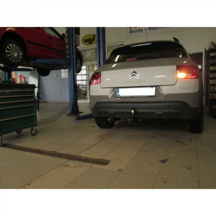 Carlig remorcare Citroen C4 Cactus dupa 2014 marca Autohak [4]