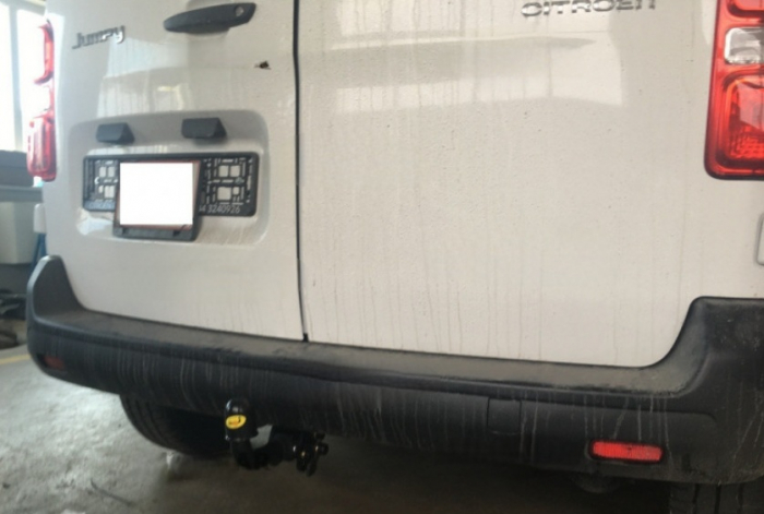 Carlig remorcare Citroen Jumpy dupa 2016 demontabil automat cu maneta marca Autohak [5]