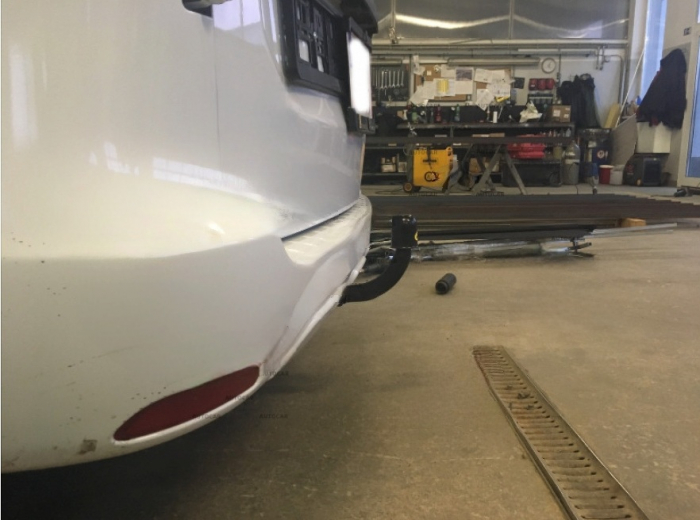 Carlig remorcare Dacia Dokker dupa 2012 marca Autohak [4]