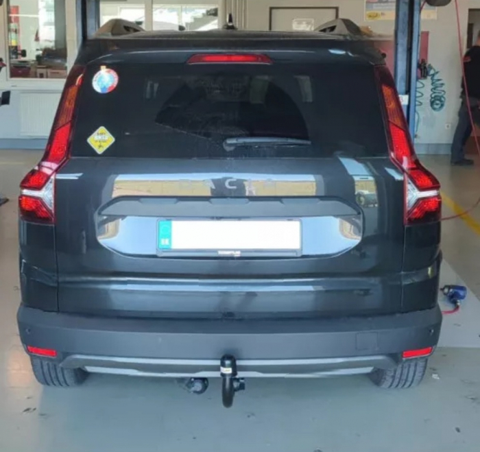 Carlig remorcare Dacia Jogger dupa 2022 vertical cu cheie marca Autohak [4]