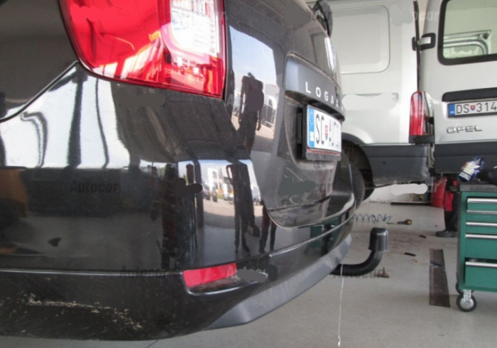 Carlig remorcare Dacia Logan MCV dupa 2013 demontabil automat cu maneta marca Autohak [2]