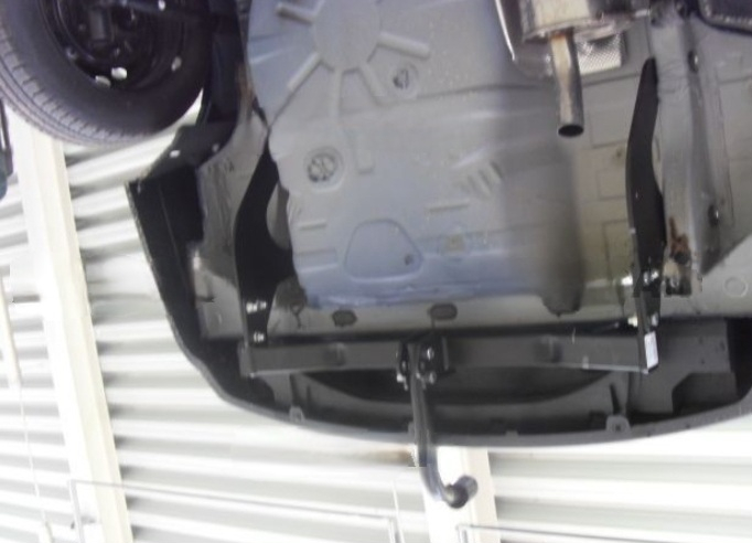 Carlig remorcare Dacia MCV dupa 2013 marca Autohak G 81 S [7]
