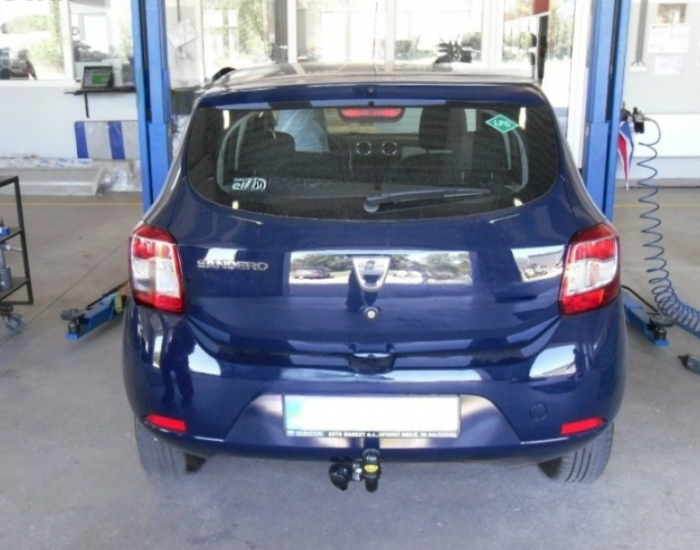 Carlig remorcare Dacia Sandero dupa 2013 marca Autohak [4]