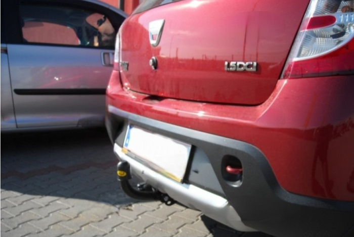 Carlig remorcare Dacia Sandero Stepway 2009 - 2012 marca Autohak [5]