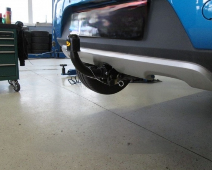 Carlig remorcare Dacia Sandero Stepway 2013 - 2020 demontabil automat cu maneta marca Autohak [5]