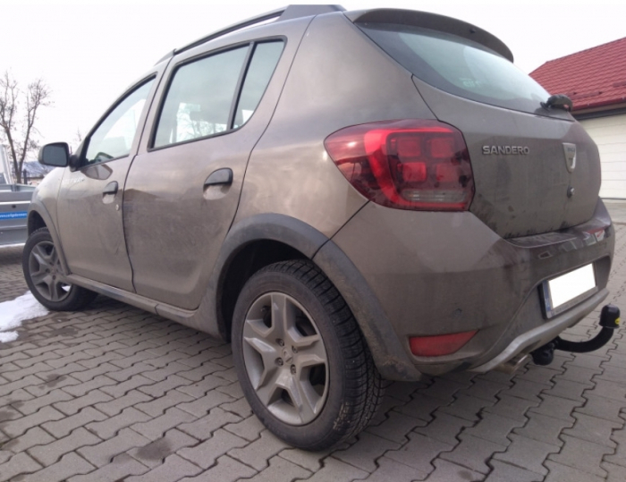 Carlig remorcare Dacia Sandero Stepway 2013 - 2020 marca Autohak [6]