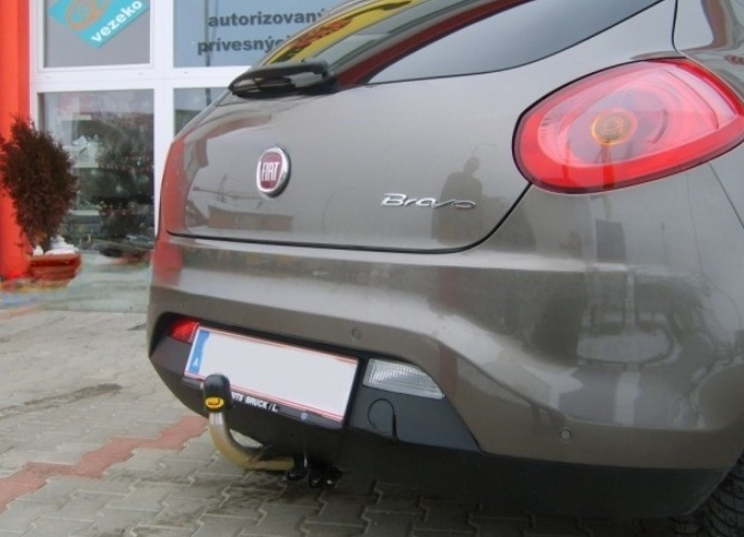 Carlig remorcare Fiat Bravo dupa 2007 demontabil automat cu maneta marca Autohak [3]