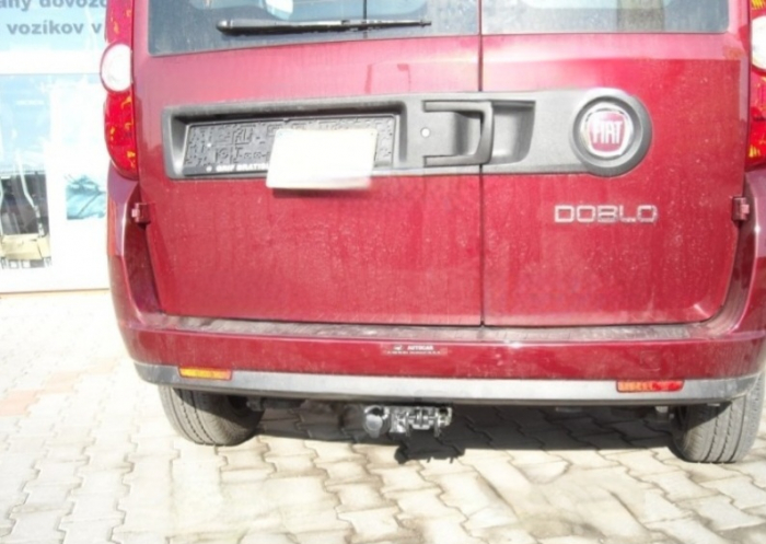Carlig remorcare Fiat Doblo dupa 2009 demontabil automat cu maneta marca Autohak [5]
