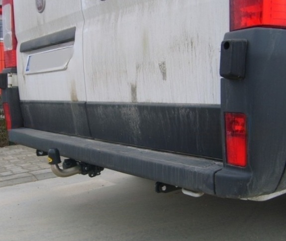 Carlig remorcare Fiat Ducato duba L4 dupa 2006 demontabil automat cu maneta marca Autohak [3]